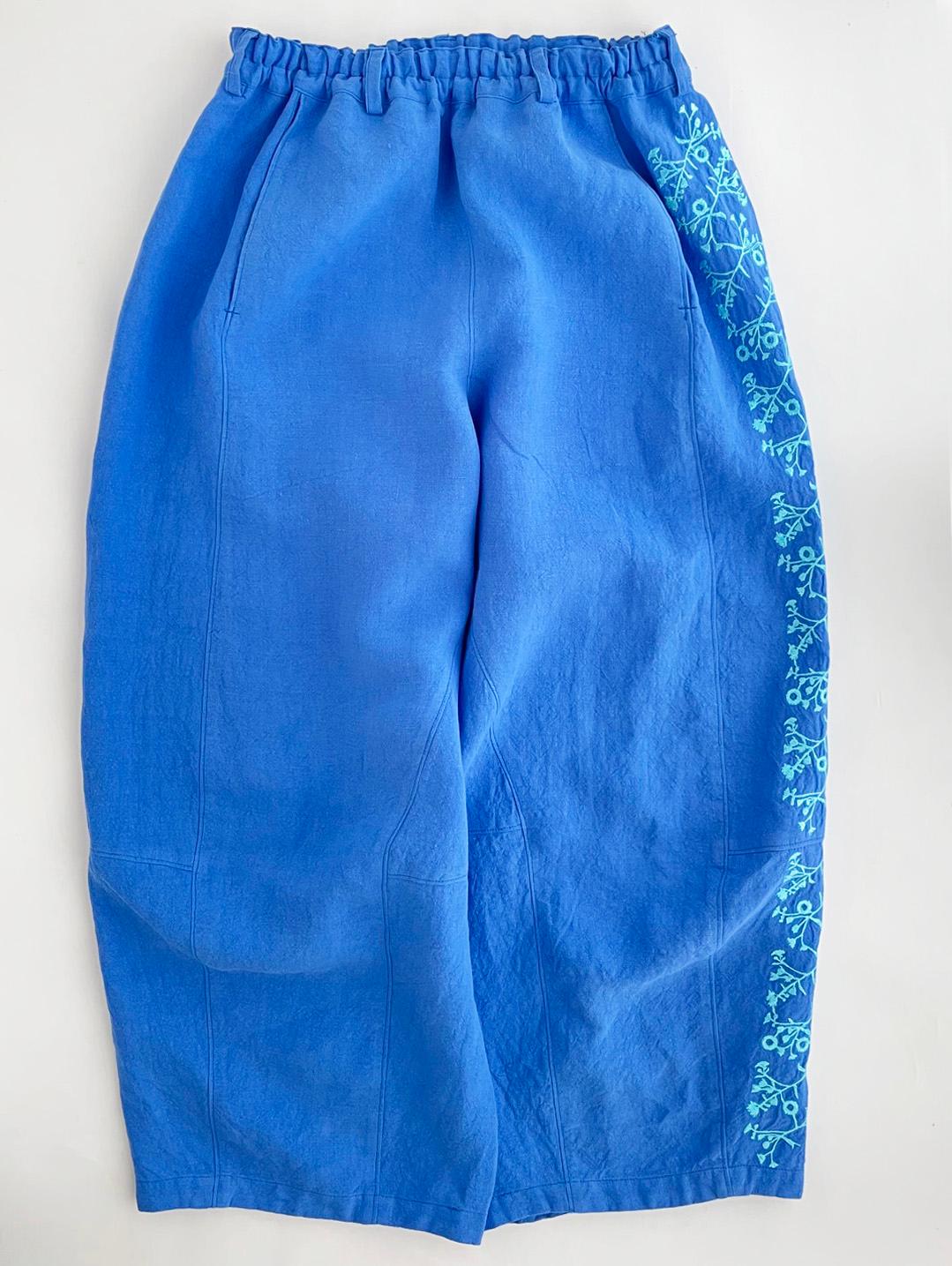 軽やか麻パンツ　スカイブルーブルー　刺繍/ ヒメジョオン　ワイドパンツ　ご希望のパンツ丈受注制作　ボタニカル
