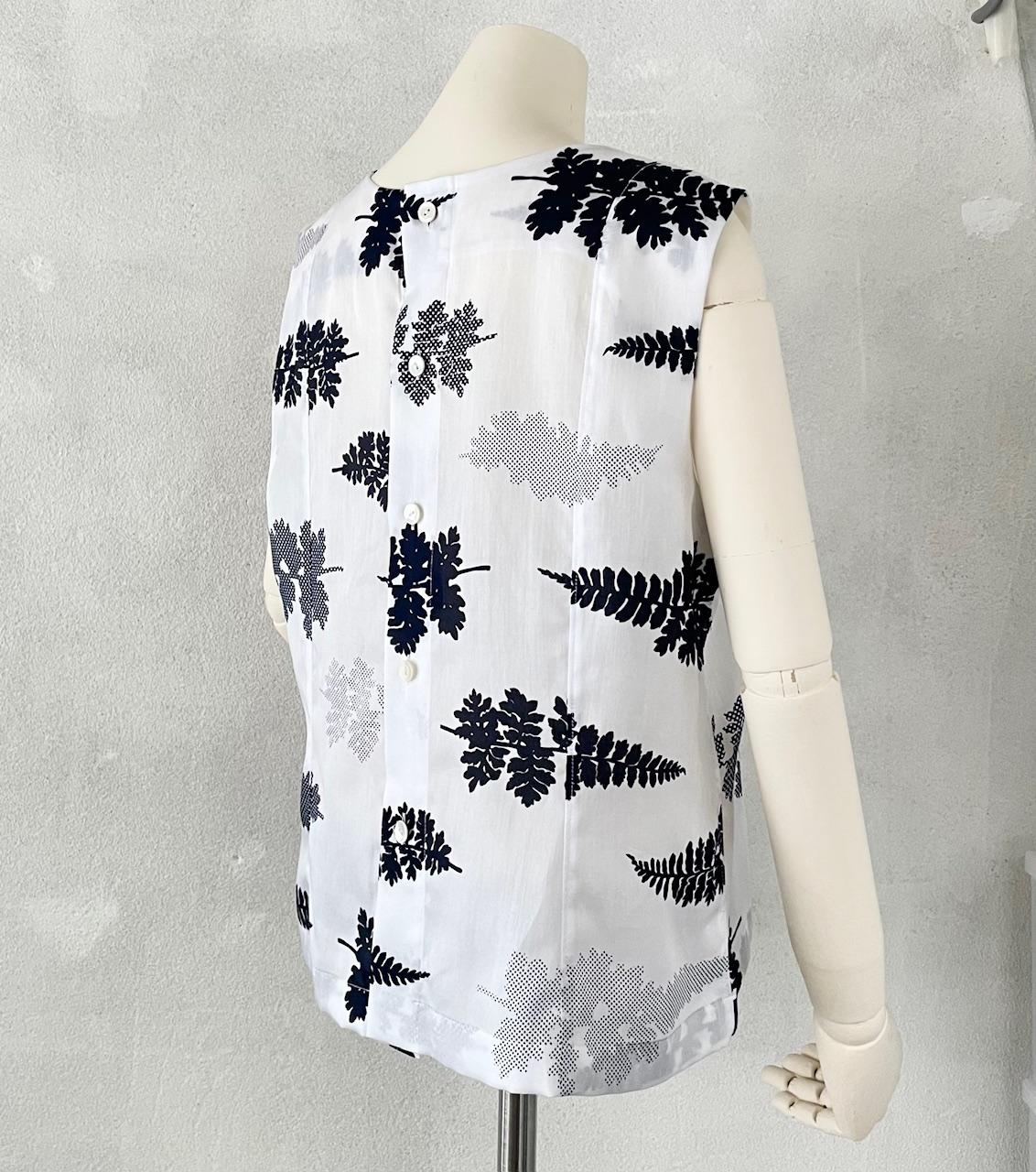 爽やかノースリーブブラウス /　シダ　秋まで活躍　ジャケットやニットのインに　草花模様　ボタニカル | 5枚目