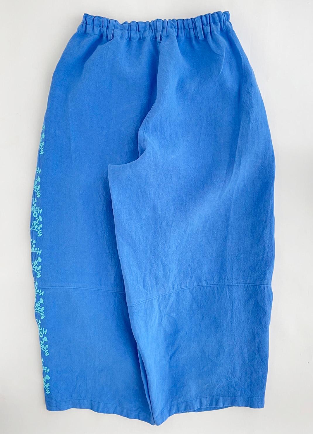 軽やか麻パンツ スカイブルーブルー 刺繍/ ヒメジョオン ワイドパンツ ご希望のパンツ丈受注制作 ボタニカル | 2枚目