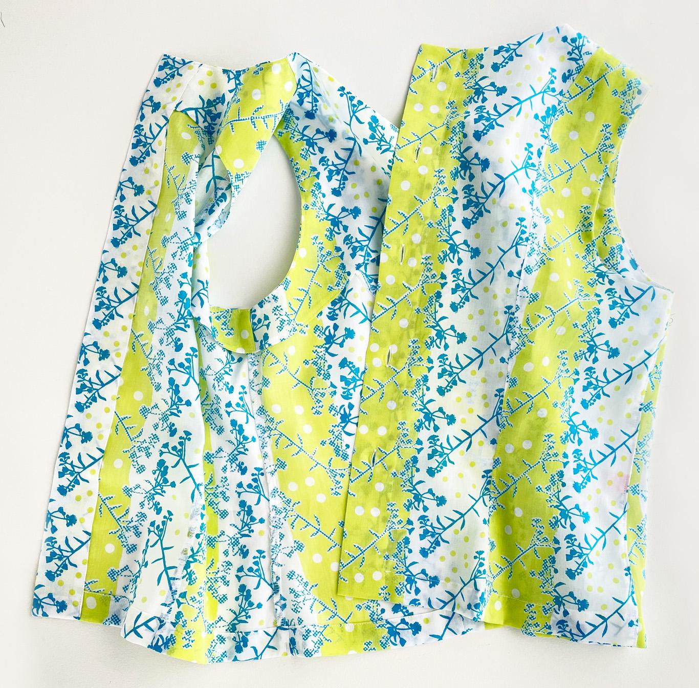 爽やかノースリーブブラウス / ヒメジョオン 秋まで活躍 ジャケットやニットのインに 草花模様 ボタニカル | 10枚目
